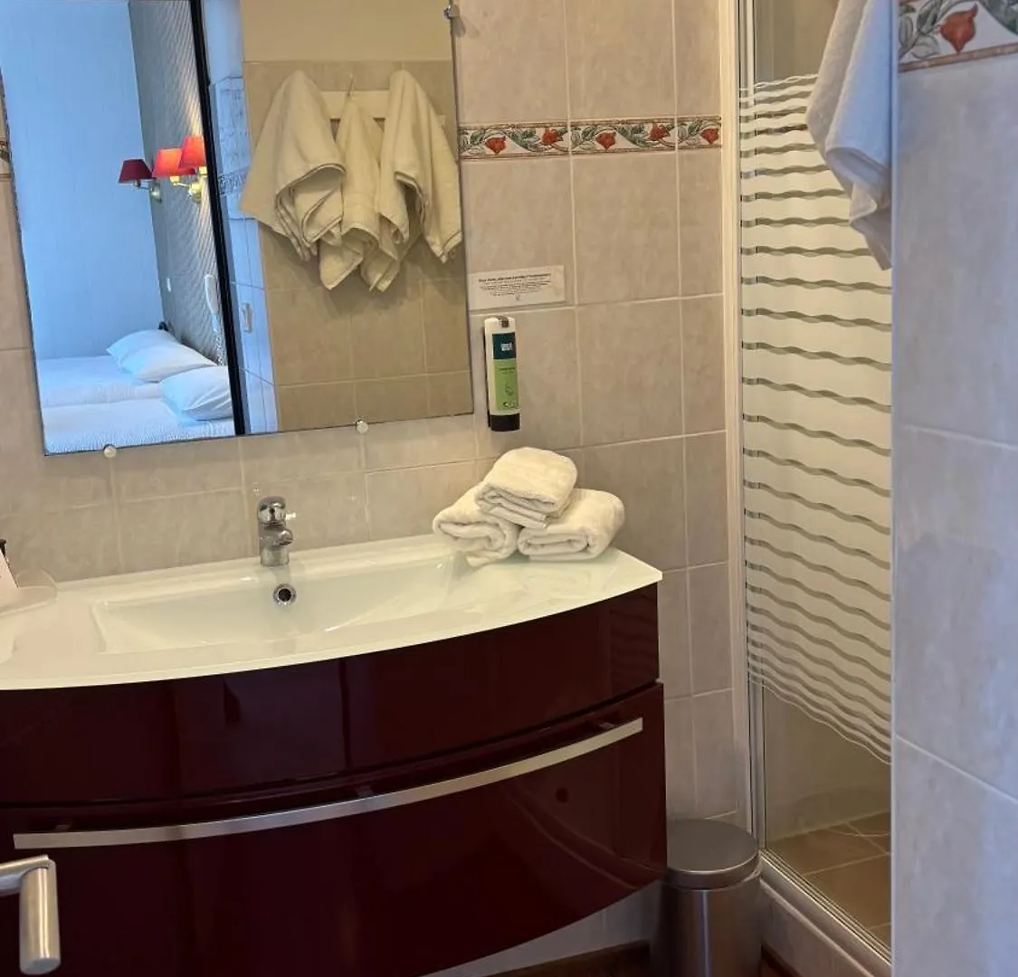 Logis Hotel Restaurant Grand Hotel De Lyon Vals-les-Bains